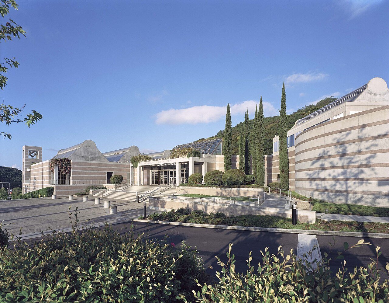 Skirball Architecture.jpg